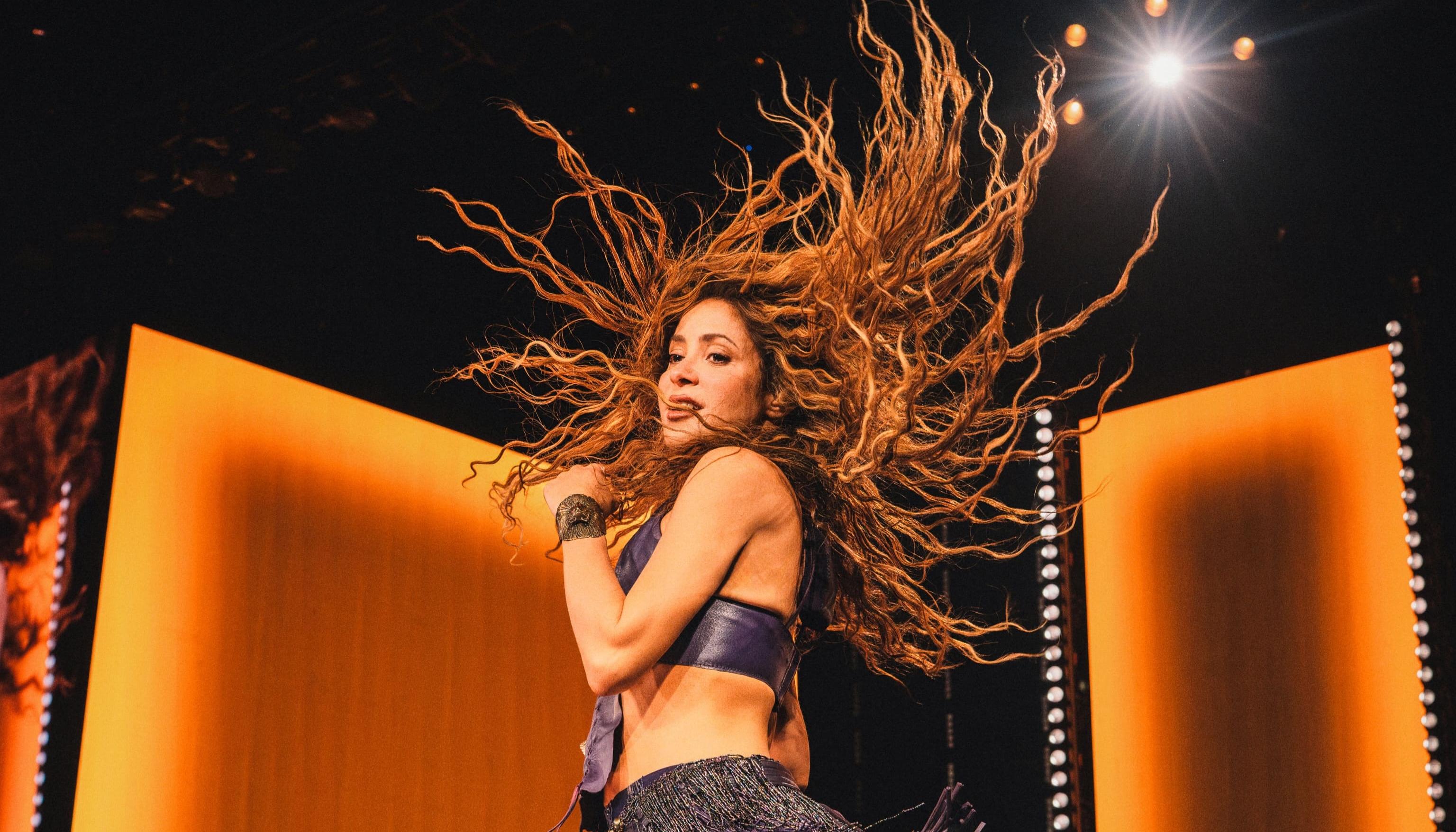  Shakira.