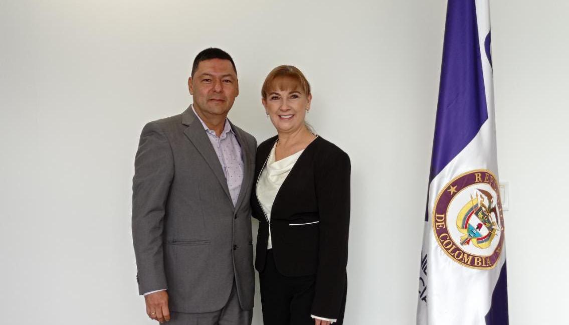 Los exdirectores de la USPEC, Ludwing Joel Valero Sáenz y Carmen Cecilia Simijaca Agudelo.