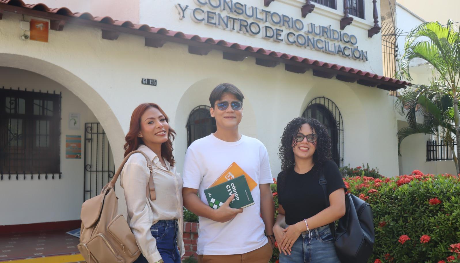 Estudiantes de Uninúñez. 