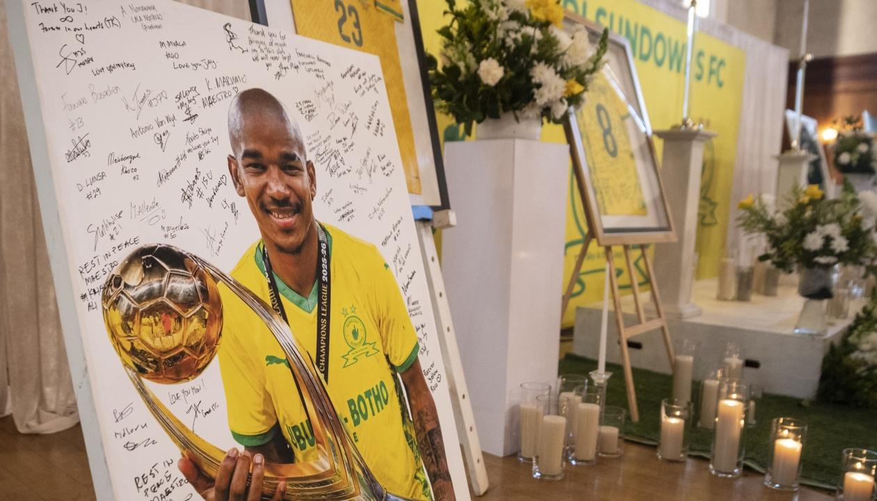 El funeral de Jayden Adams se cumplió en el complejo deportivo de Coetzenburg, en Stellenbosch.