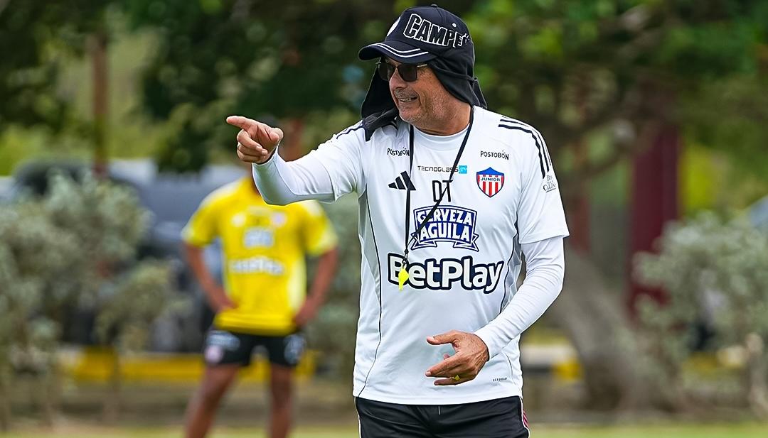 El uruguayo Alfredo Arias, técnico del Junior.