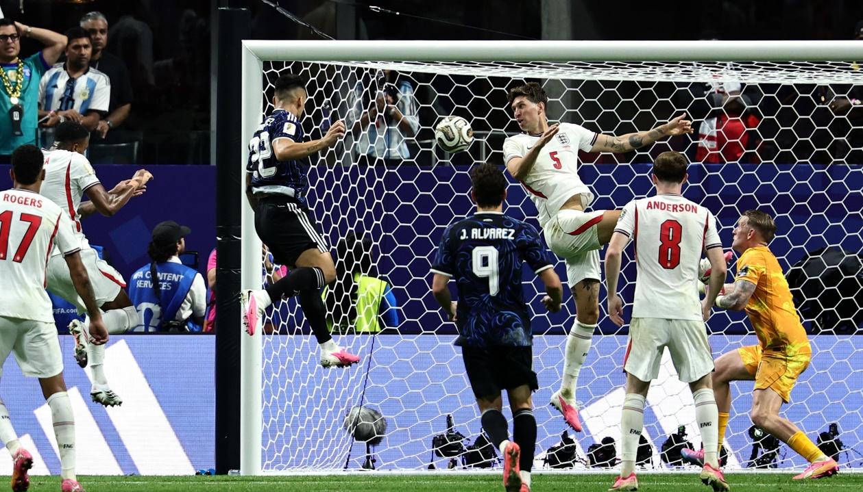 El cabezazo de Lautaro Martínez para el segundo gol argentino.