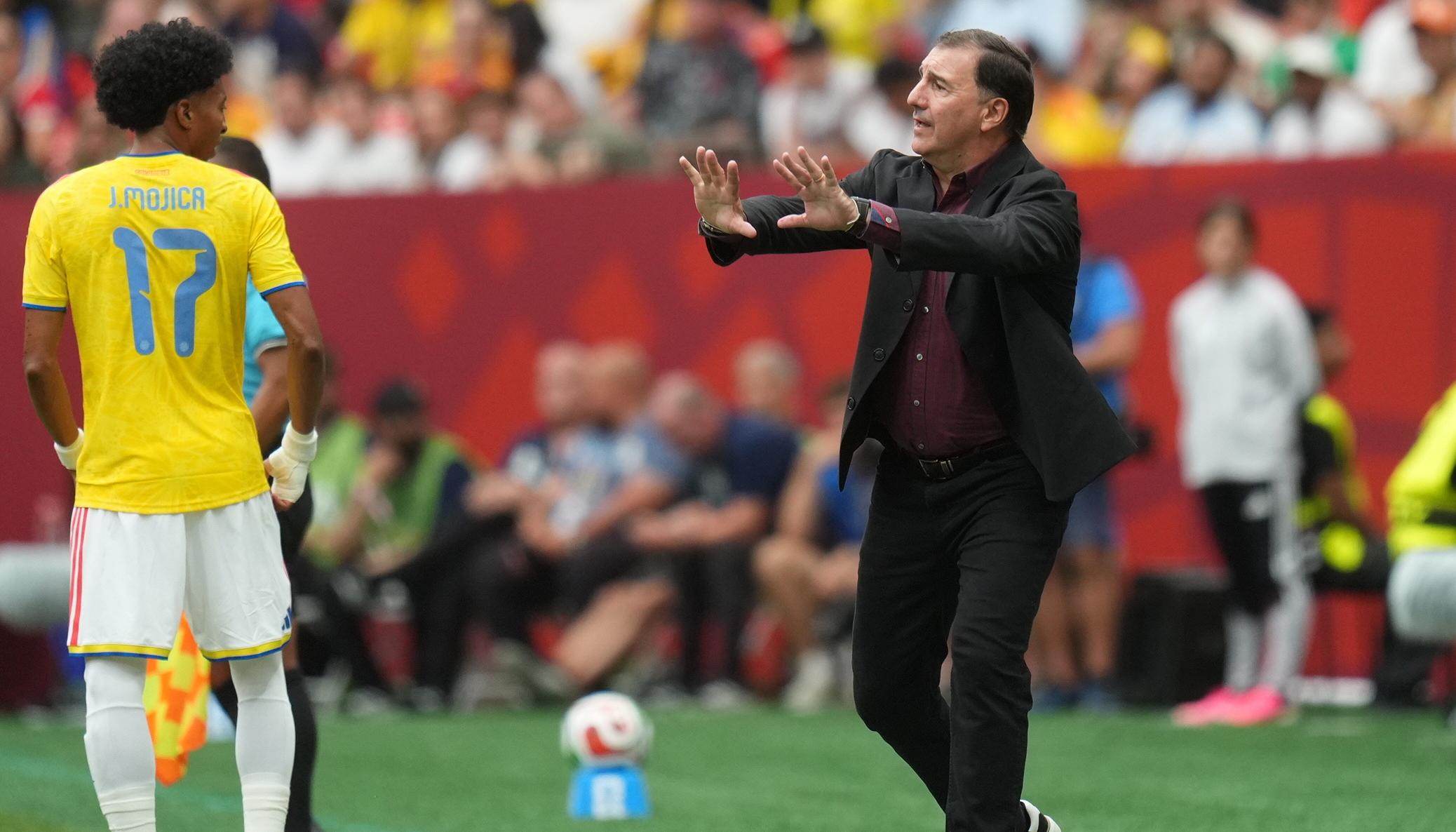 Néstor Lorenzo durante el partido de Colombia contra Suiza.