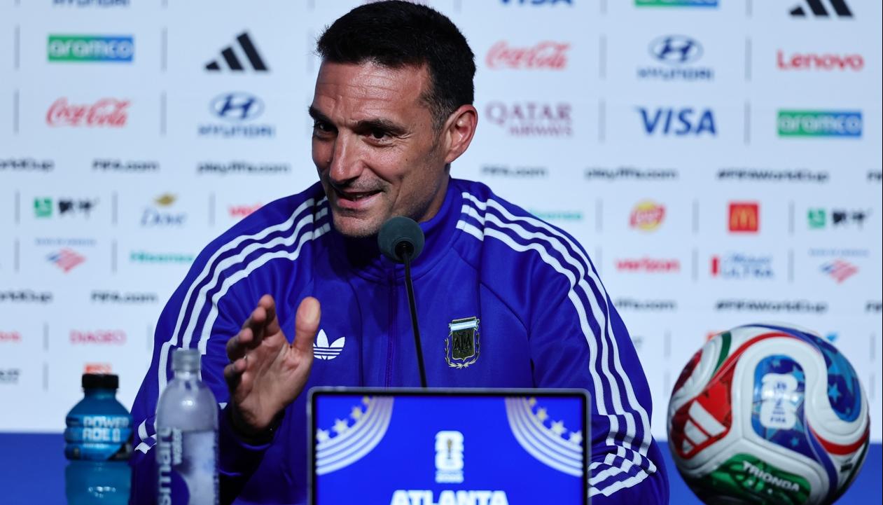 Lionel Scaloni, seleccionador de Argentina, en rueda de prensa. 