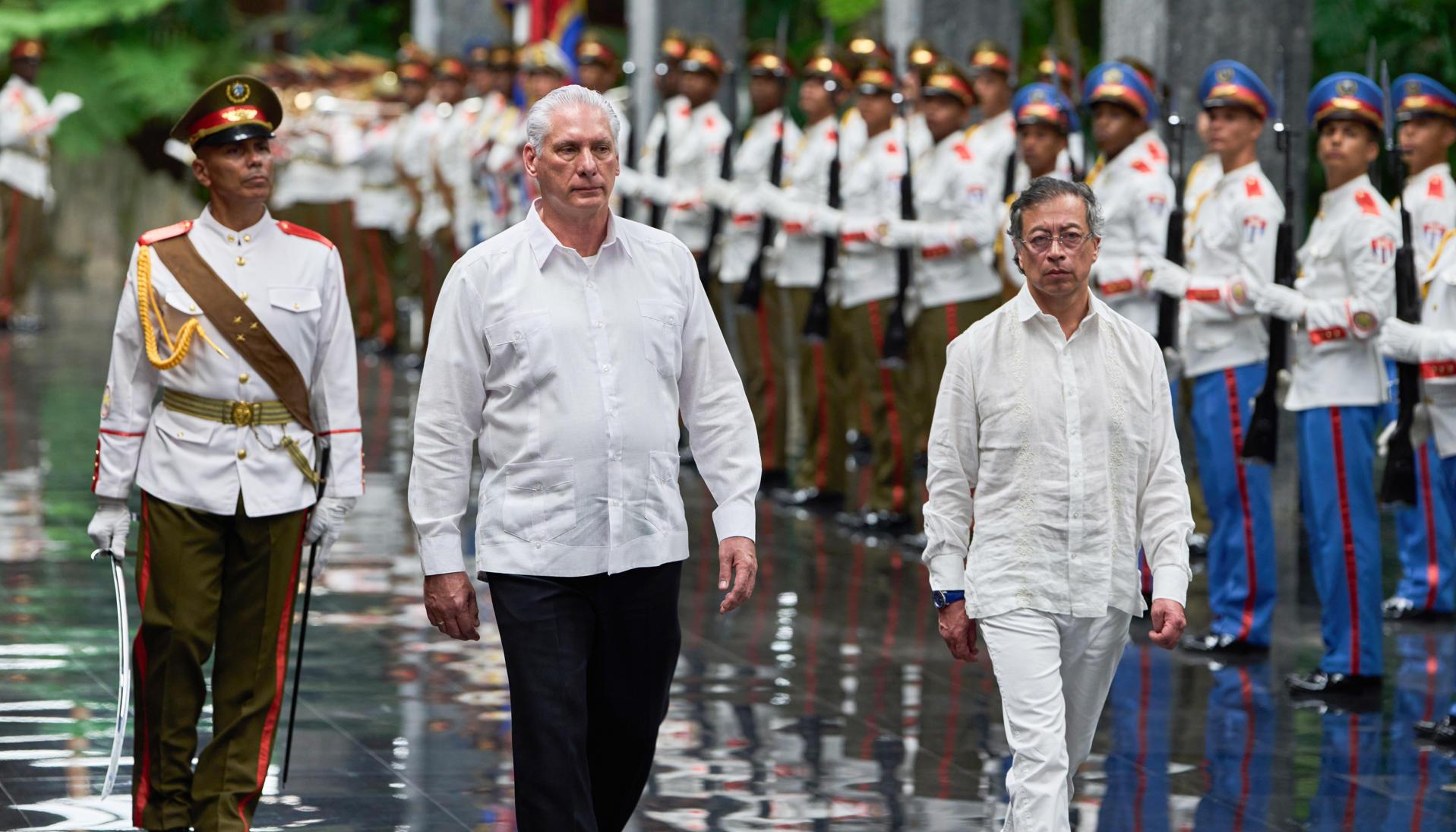 El Presidente de Cuba Miguel Díaz-Canel, con su homólogo de Colombia Gustavo Petro.