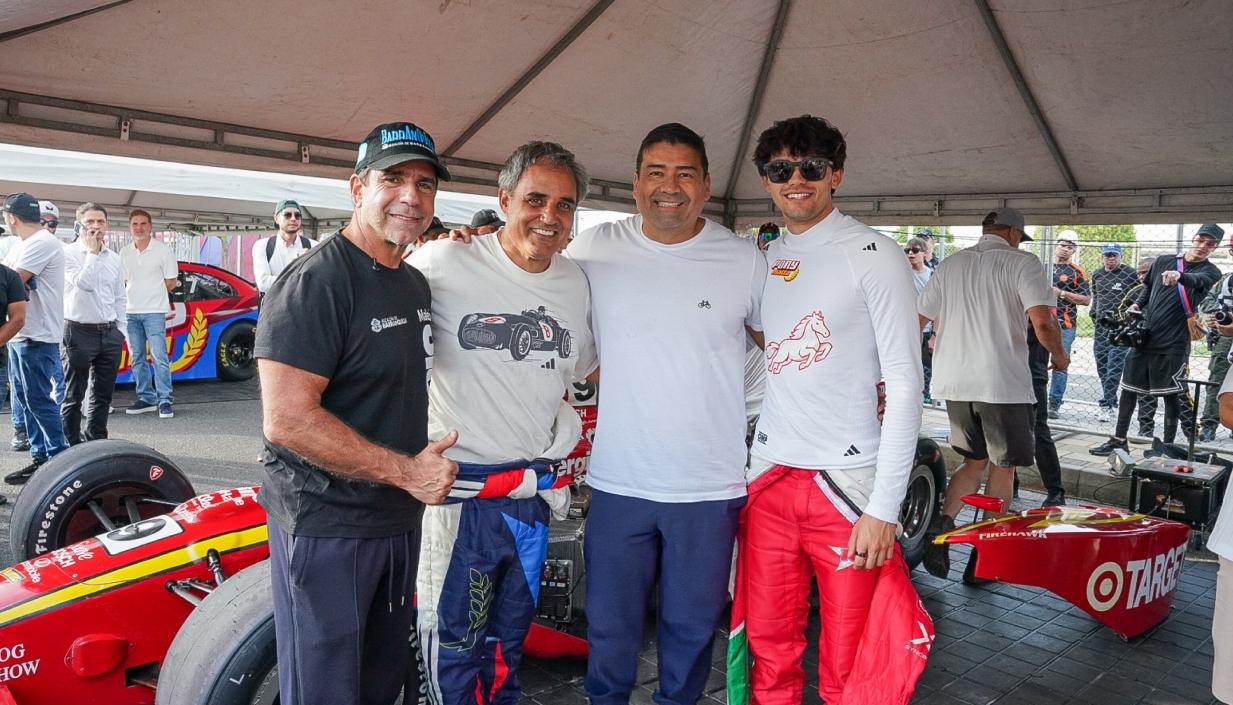 El alcalde Alejandro Char con Juan Pablo Montoya y su equipo. 