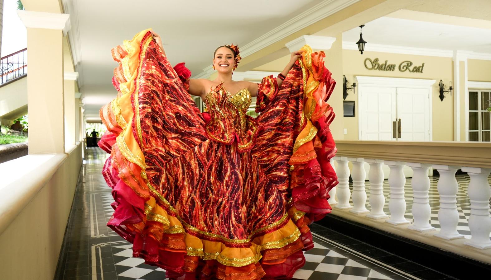  María Juliana Olaciregui, Reina del Carnaval de la 44-2027