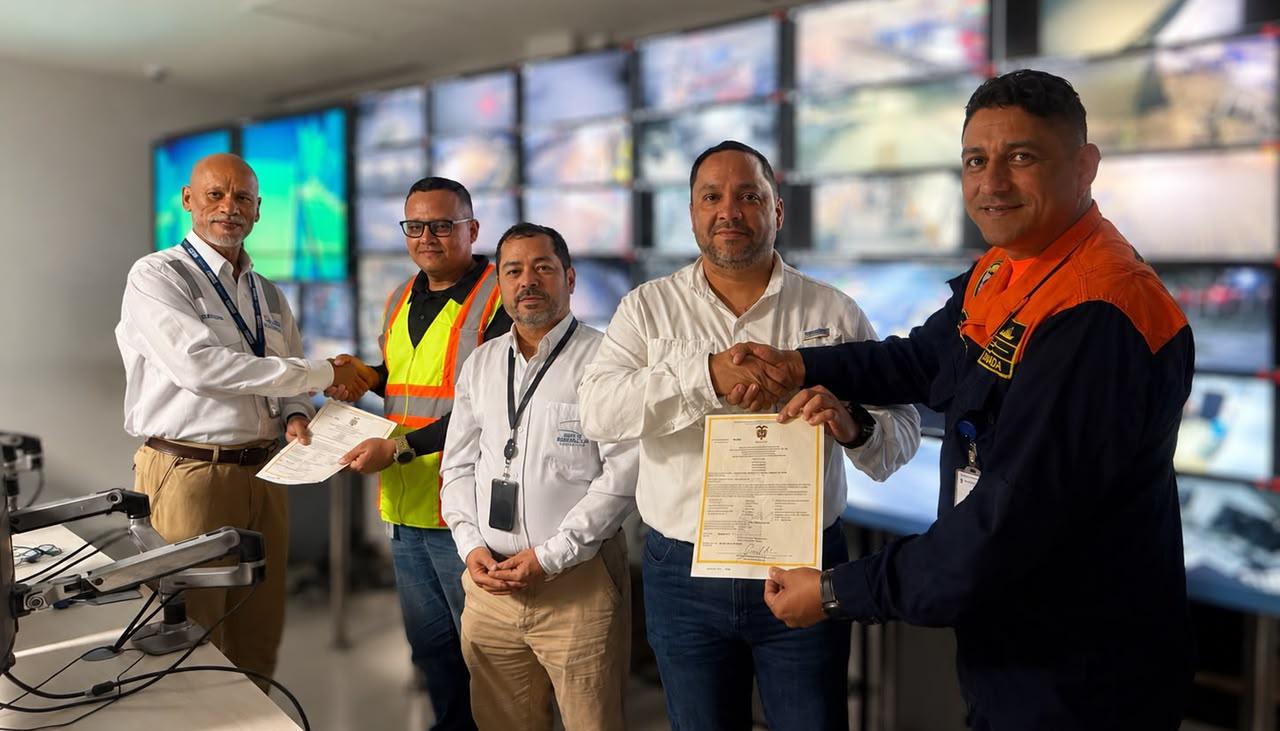 Dimar entregó certificación de cumplimiento de estándares de seguridad a 4 terminales portuarias. 