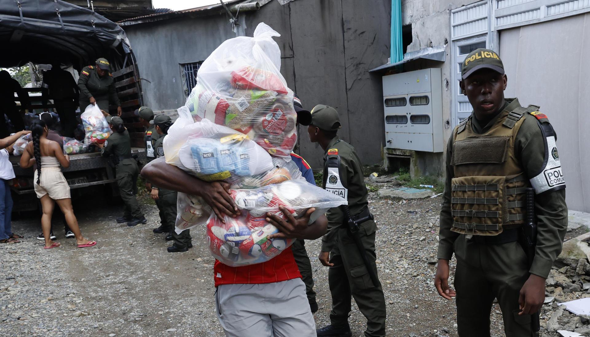 Entrega de ayudas en Quibdó, en el departamento del Chocó. 
