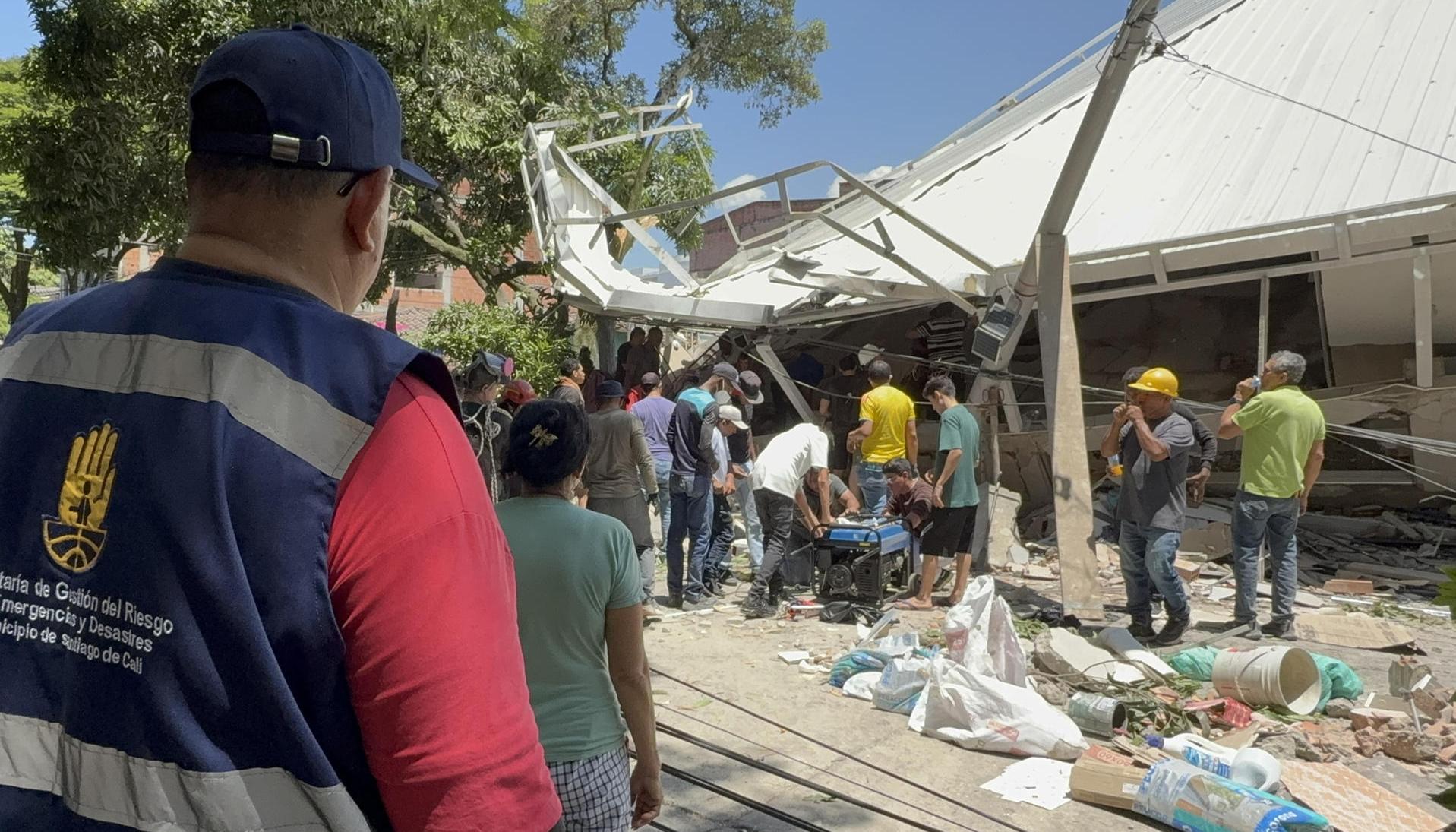 Daños en edificaciones tras el devastador terremoto en Cali. 