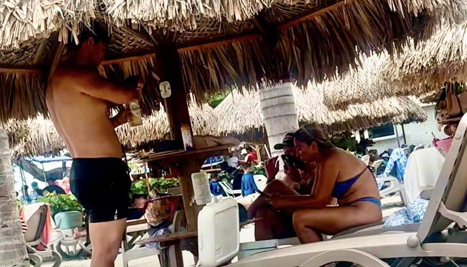 El MinVivienda de paseo en Santa Marta