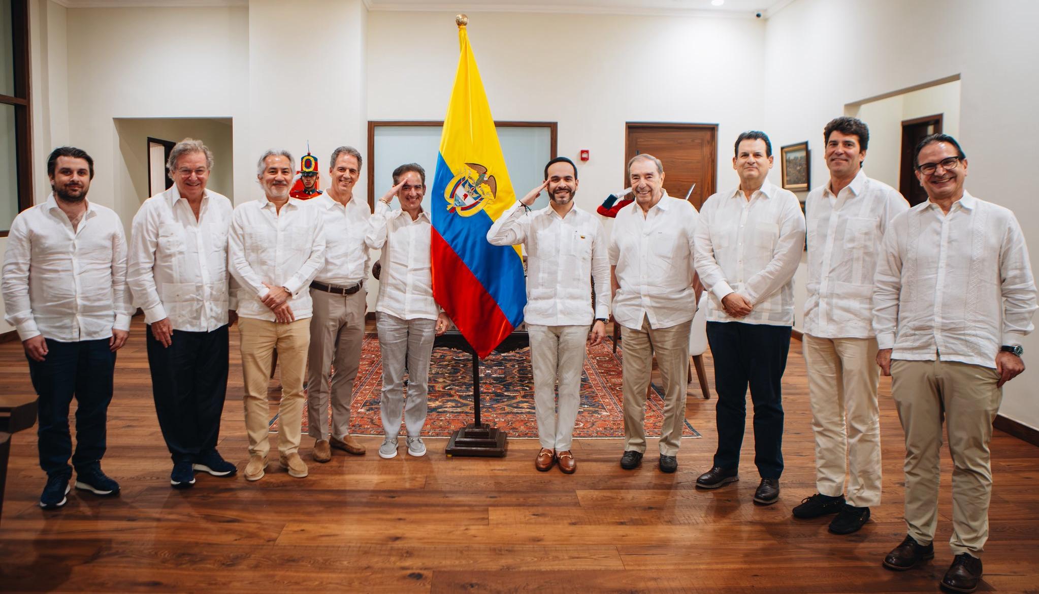 Empresarios reunidos con el Presidente Abelardo De La Espriella.