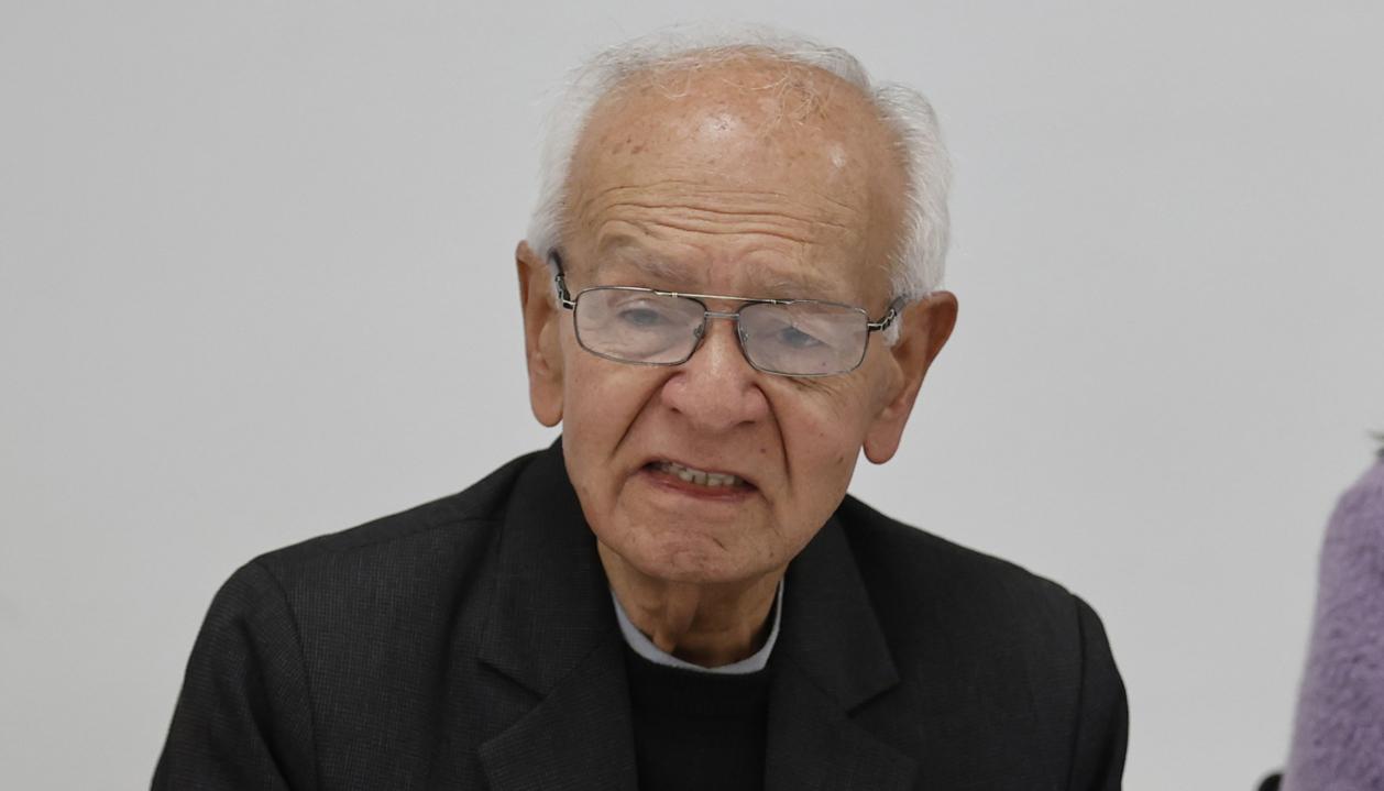 El sacerdote Javier Giraldo.