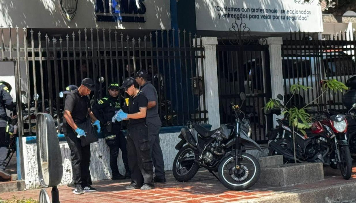 Fachada de la empresa de vigilancia Atenas en el norte de Barranquilla. 