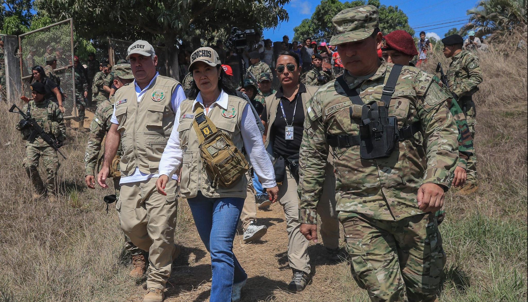 Keiko Fujimori, presidenta de Perú, durante su visita a las bases de la Policía Nacional y del Ejército, en la región Junín.