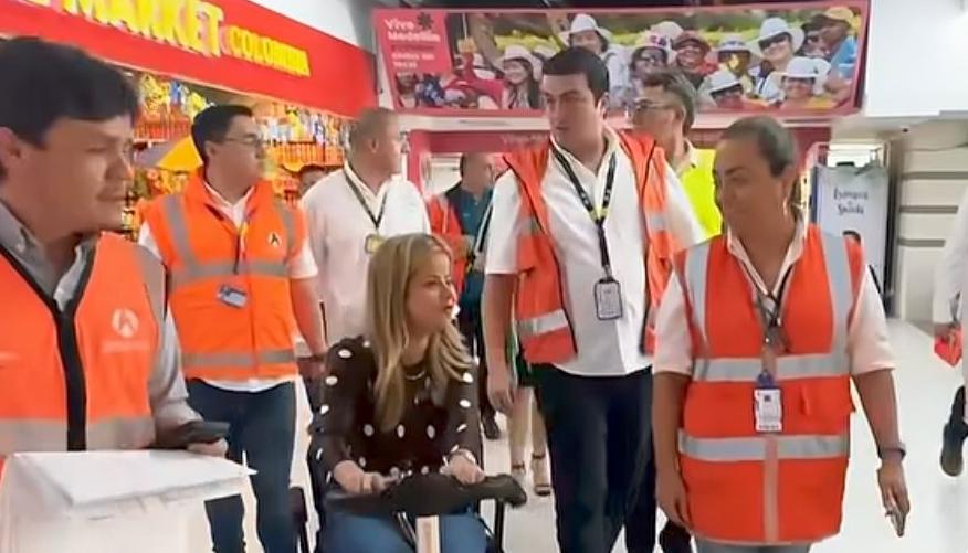 La Ministra de Transporte en el Cortissoz