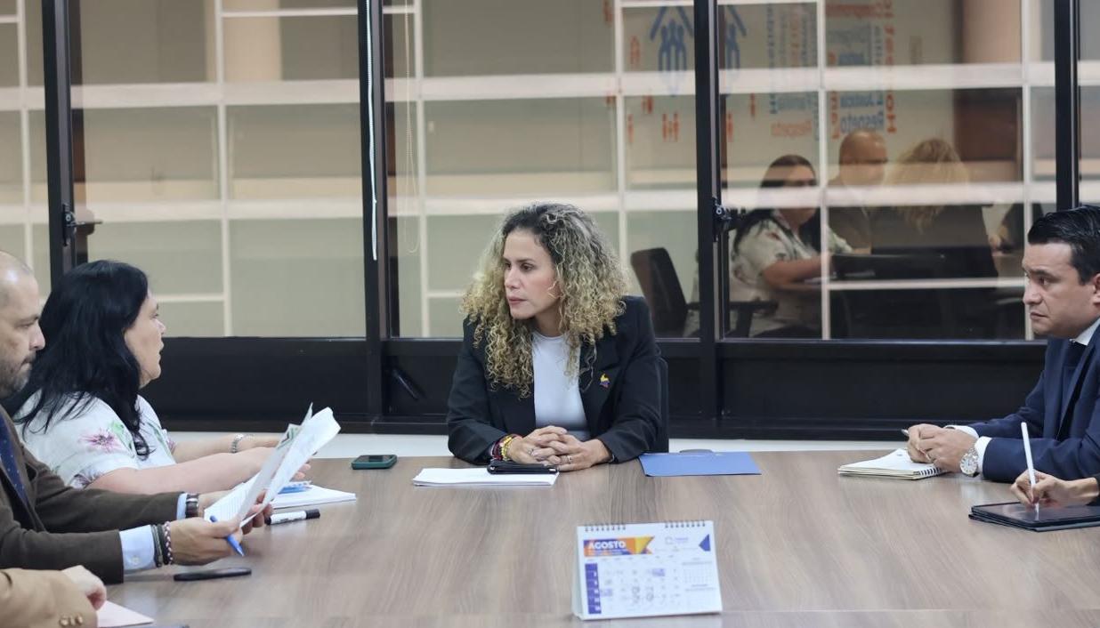 La ministra de Trabajo, Natalia López.