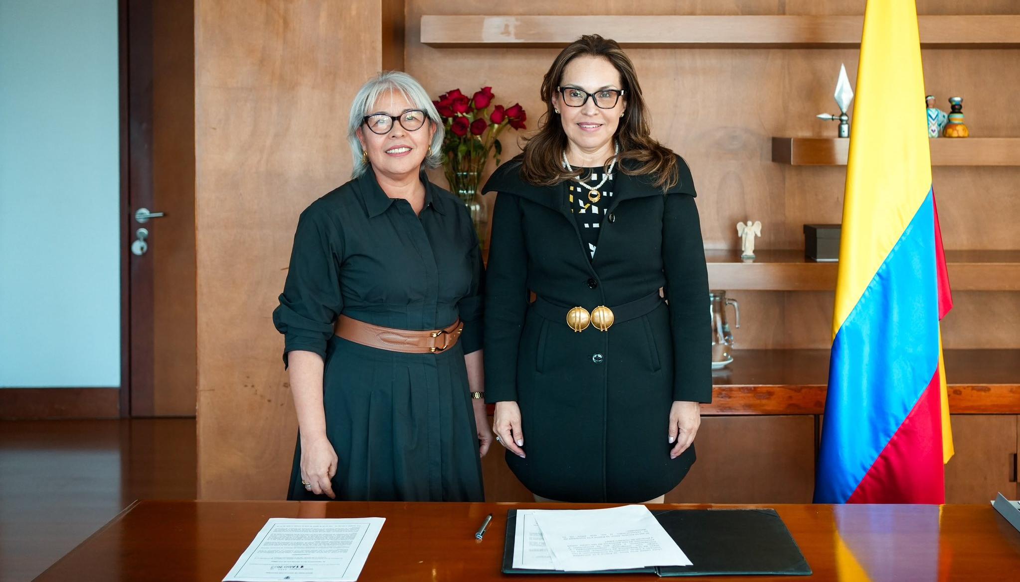 La viceministra Gledy María Foliaco y la ministra de Educación Viviane Morales.