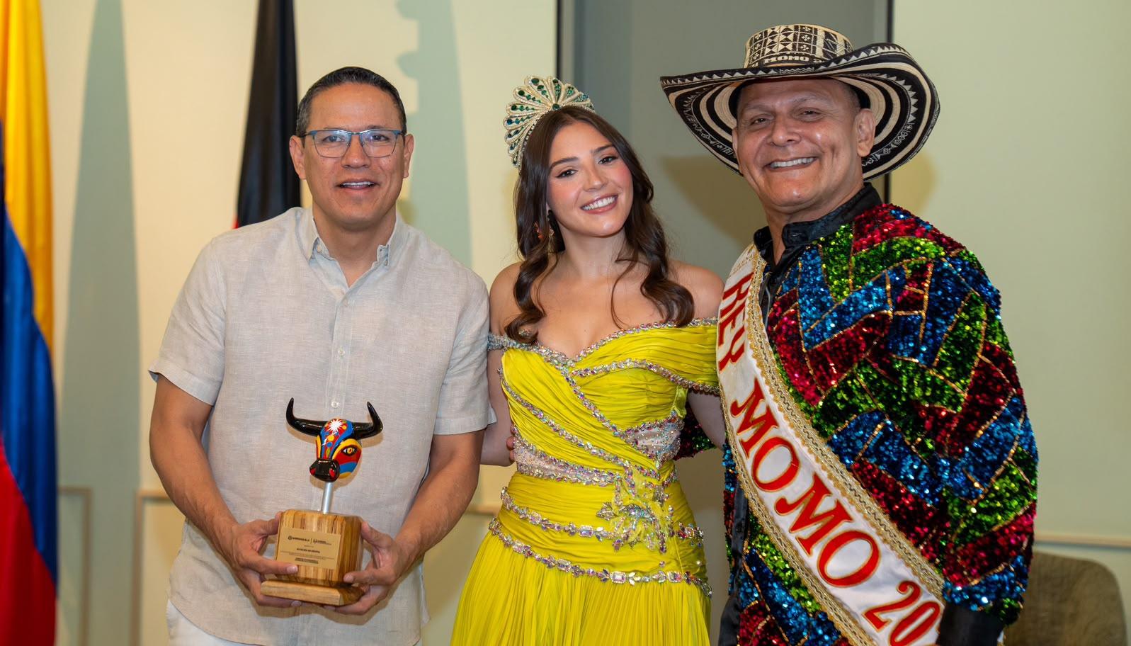 Los reyes del Carnaval de Barranquilla 2026 Michelle Char y Adolfo Maury junto al alcalde de Cúcuta Jorge Acevedo.