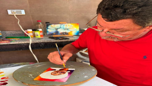 Luis de los Santos, artista plástico que participará en la feria.