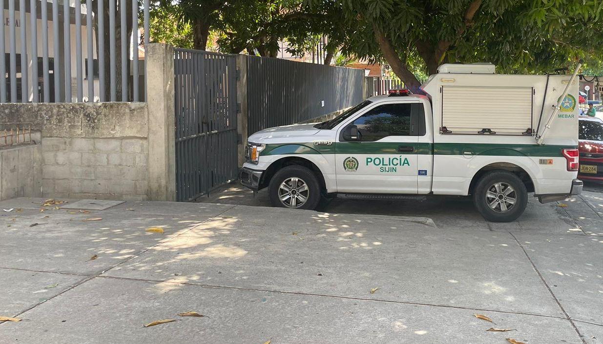 La Sijin trasladó el cuerpo de la víctima a Medicina Legal. 