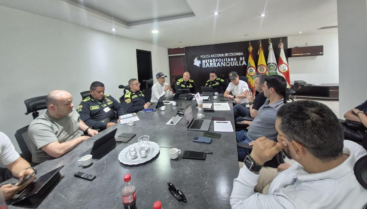 Imagen de la reunión con las autoridades de Barranquilla.