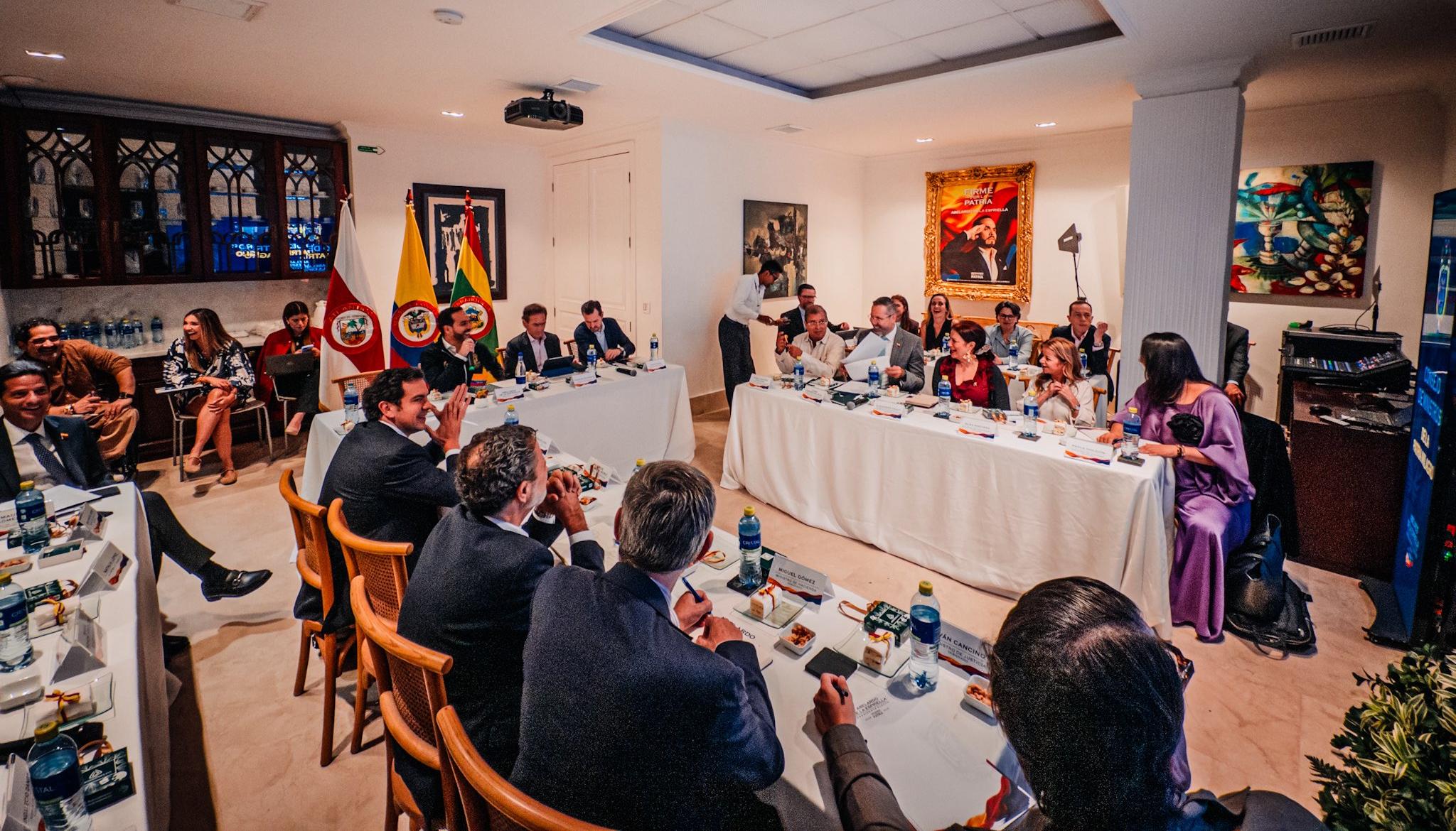 Imagen de una reunión de ministros del Gobierno entrante.