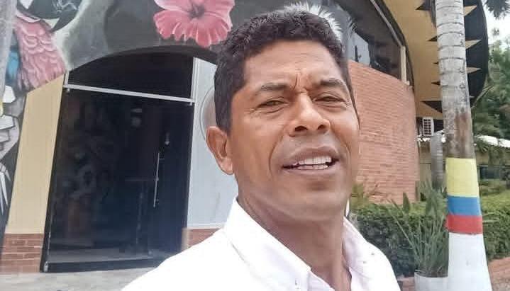 Moisés Mena Sierra.