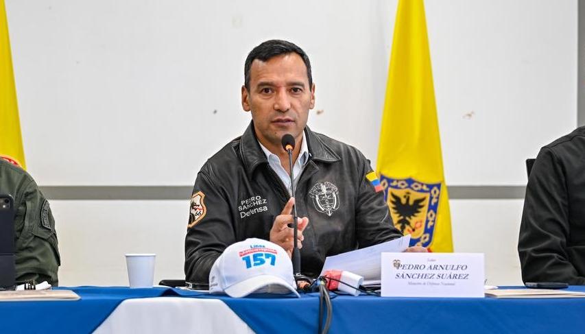 Pedro Sánchez, ministro de Defensa. 