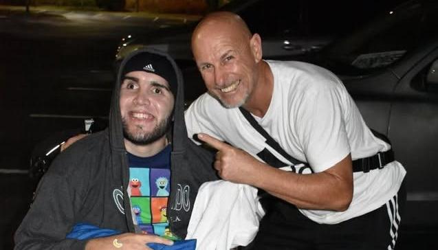 Prichard Colón junto a su padre, Richard Colón.
