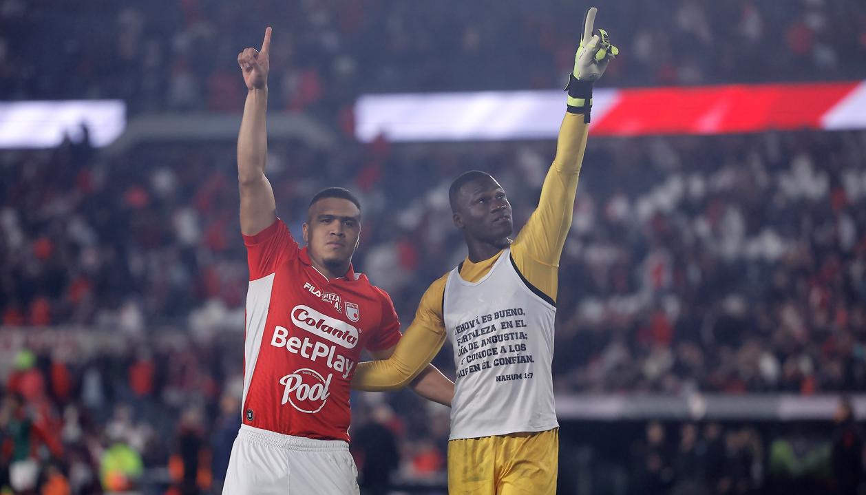 El defensa Iván Scarpeta y el arquero Weibmar Asprilla.