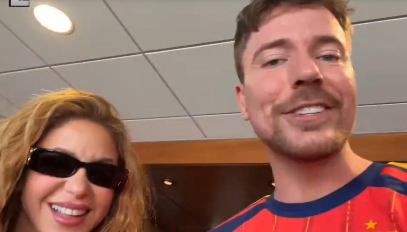 Shakira y MrBeast.