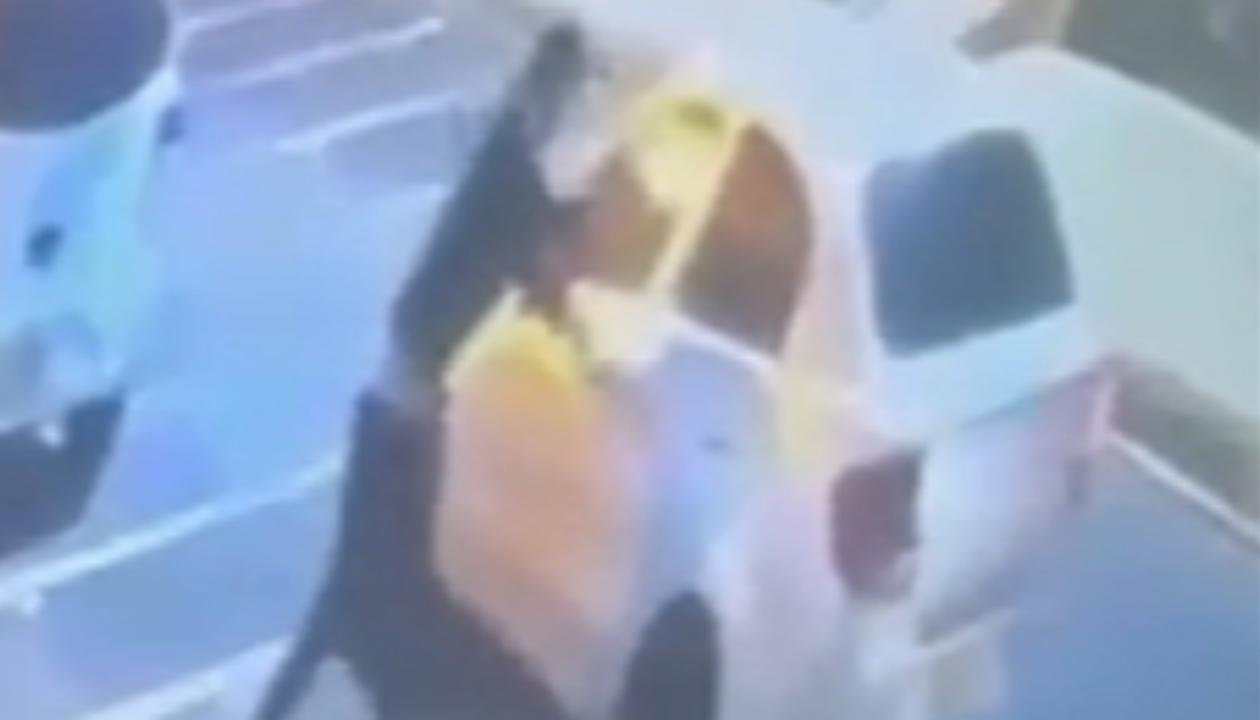 Momento de ataque armado en Alameda. 