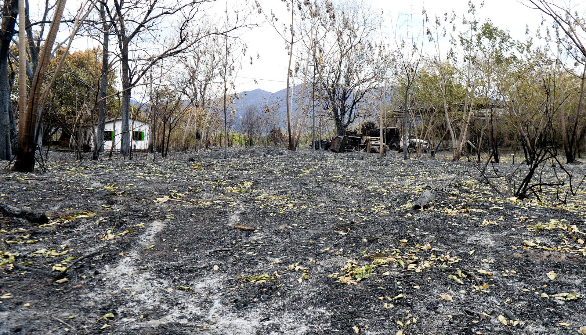 Vivienda ubicada en una zona rural de Coello, departamento del Tolima, afectada por los incendios forestales.