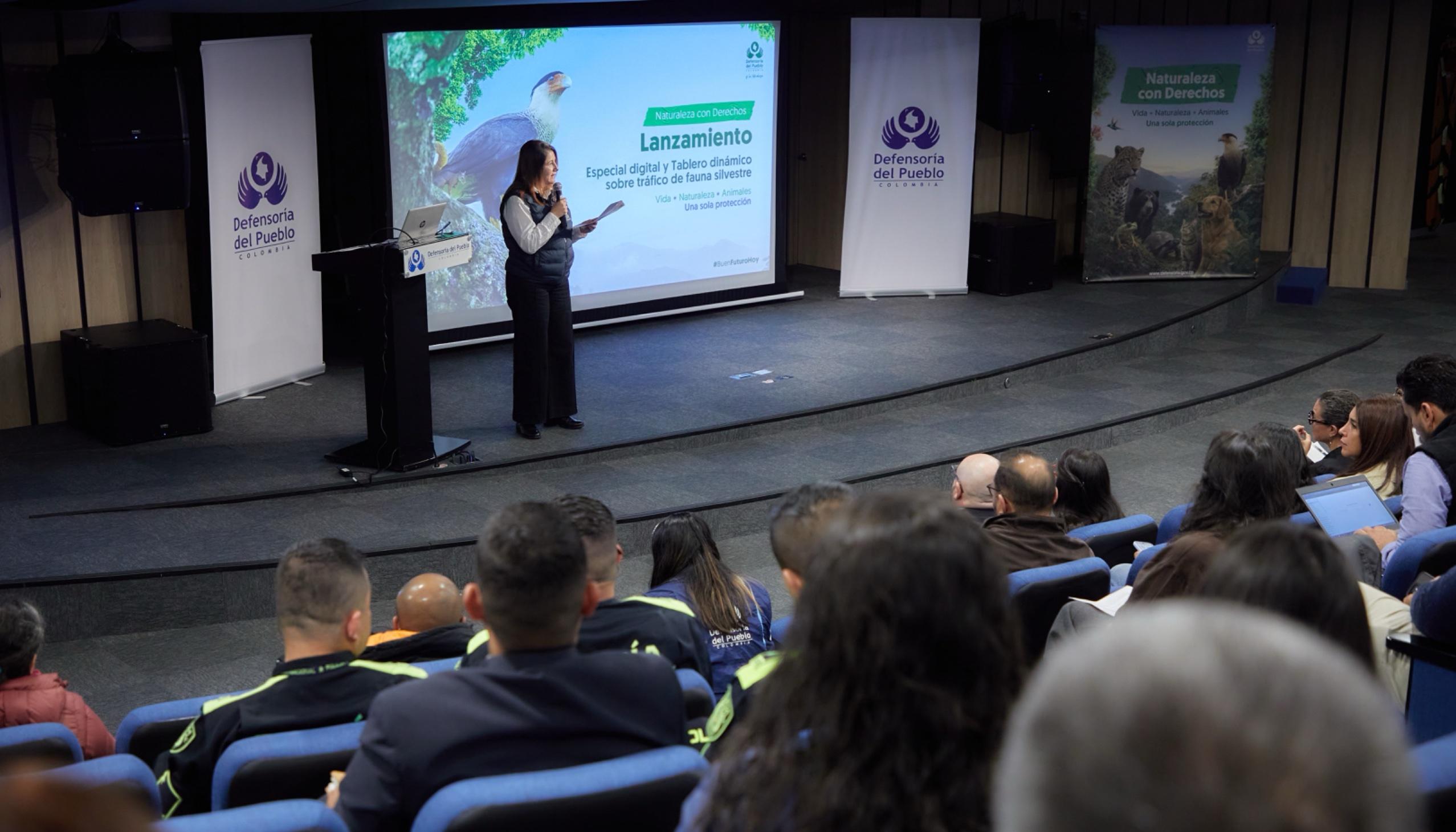  Iris Marín Ortiz, Defensora del Pueblo, durante la presentación de la investigación. 