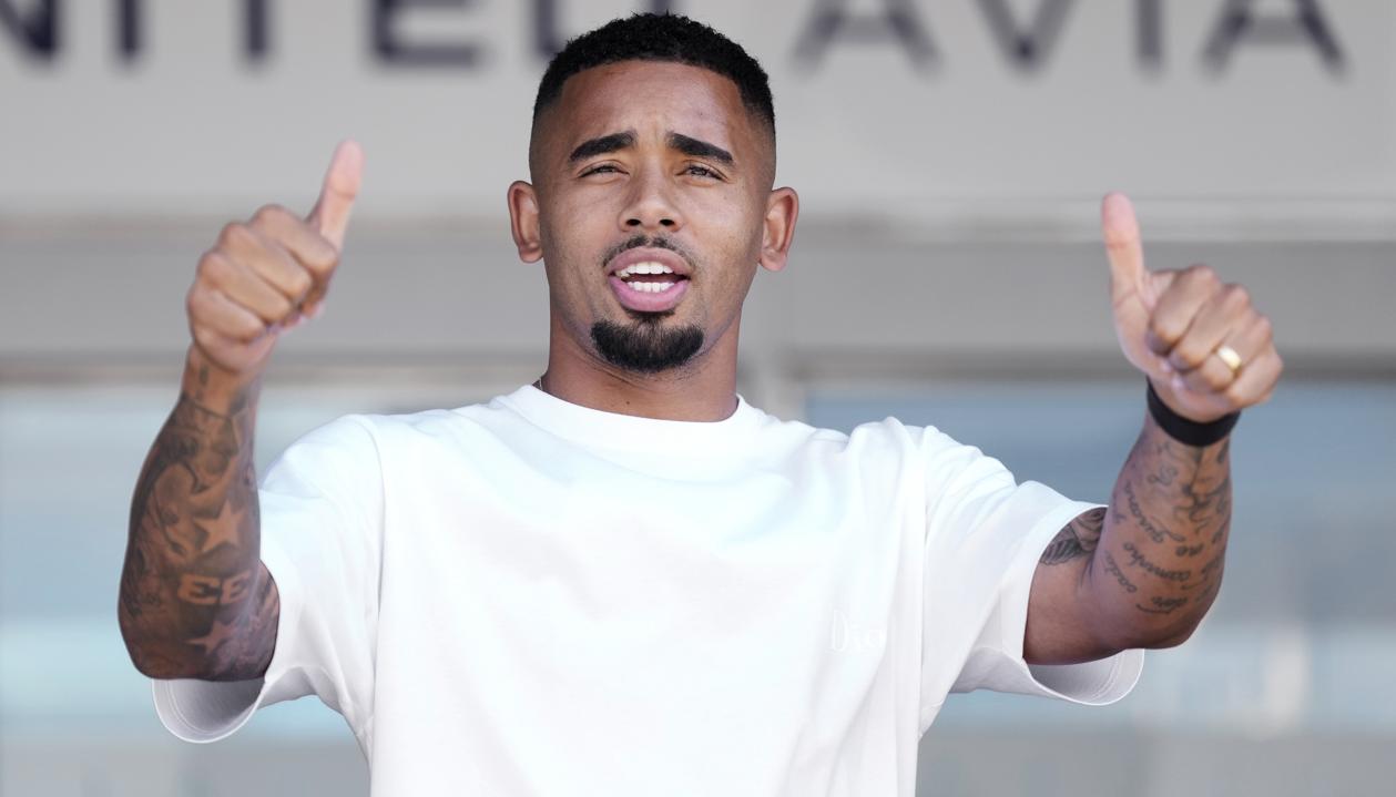 El atacante brasileño Gabriel Jesus a su llegada a Barcelona. 