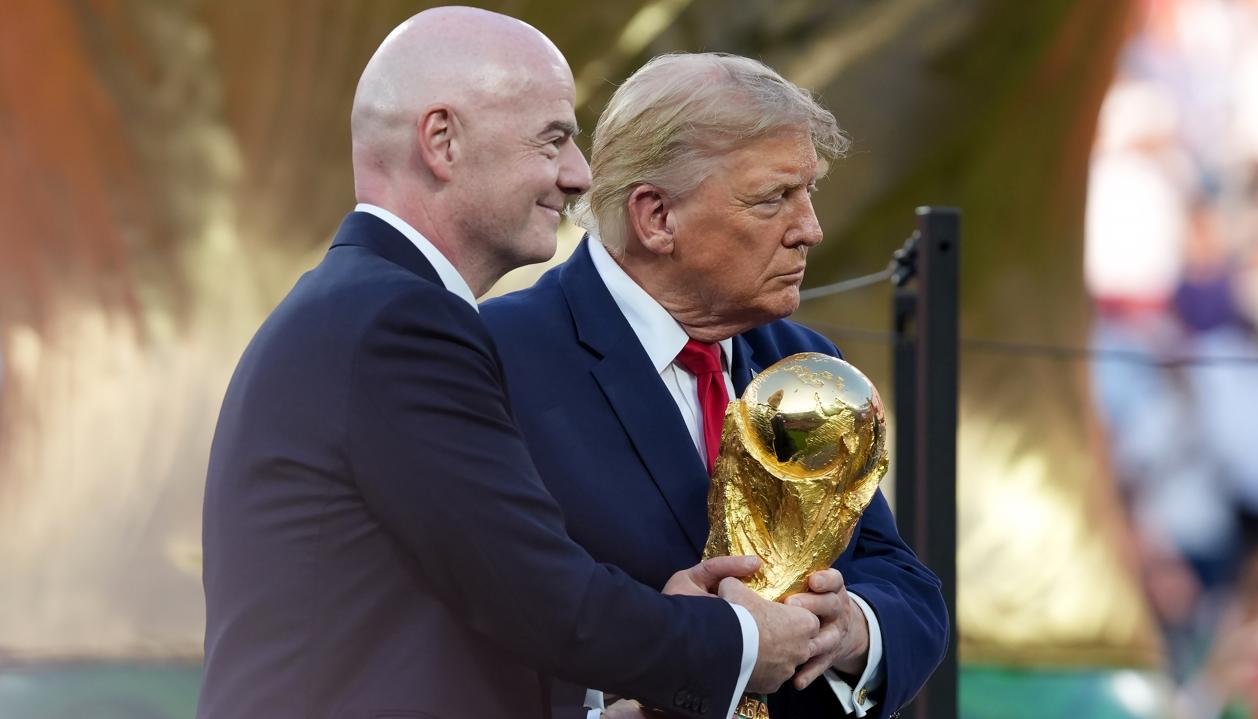 Gianni Infantino y Donald Trump en la ceremonia de premiación del pasado Mundial. 