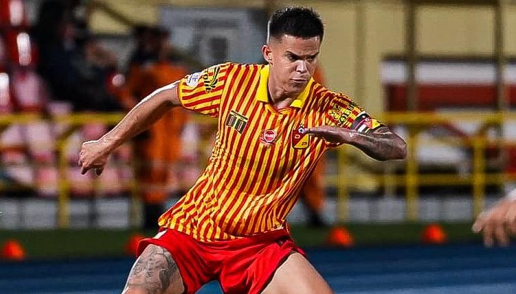 Wálmer Pacheco, lateral derecho barranquillero del Deportivo Pereira.