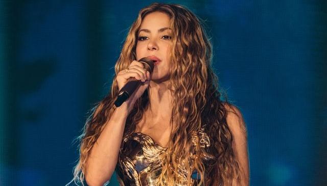 Shakira con uno de los doce vestuarios que utilizó en sus conciertos en Madrid. 