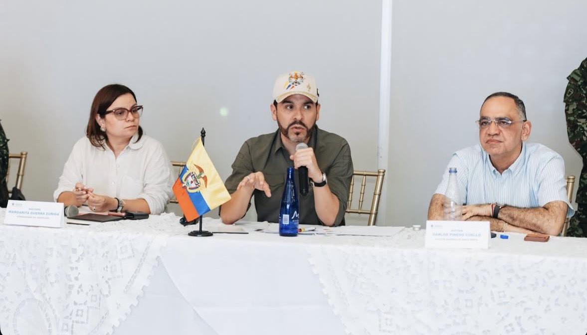 La Gobernadora del Magdalena, Margarita Guerra; el Presidente Abelardo De La Espriella; y el Alcalde de Santa Marta, Carlos Pinedo.