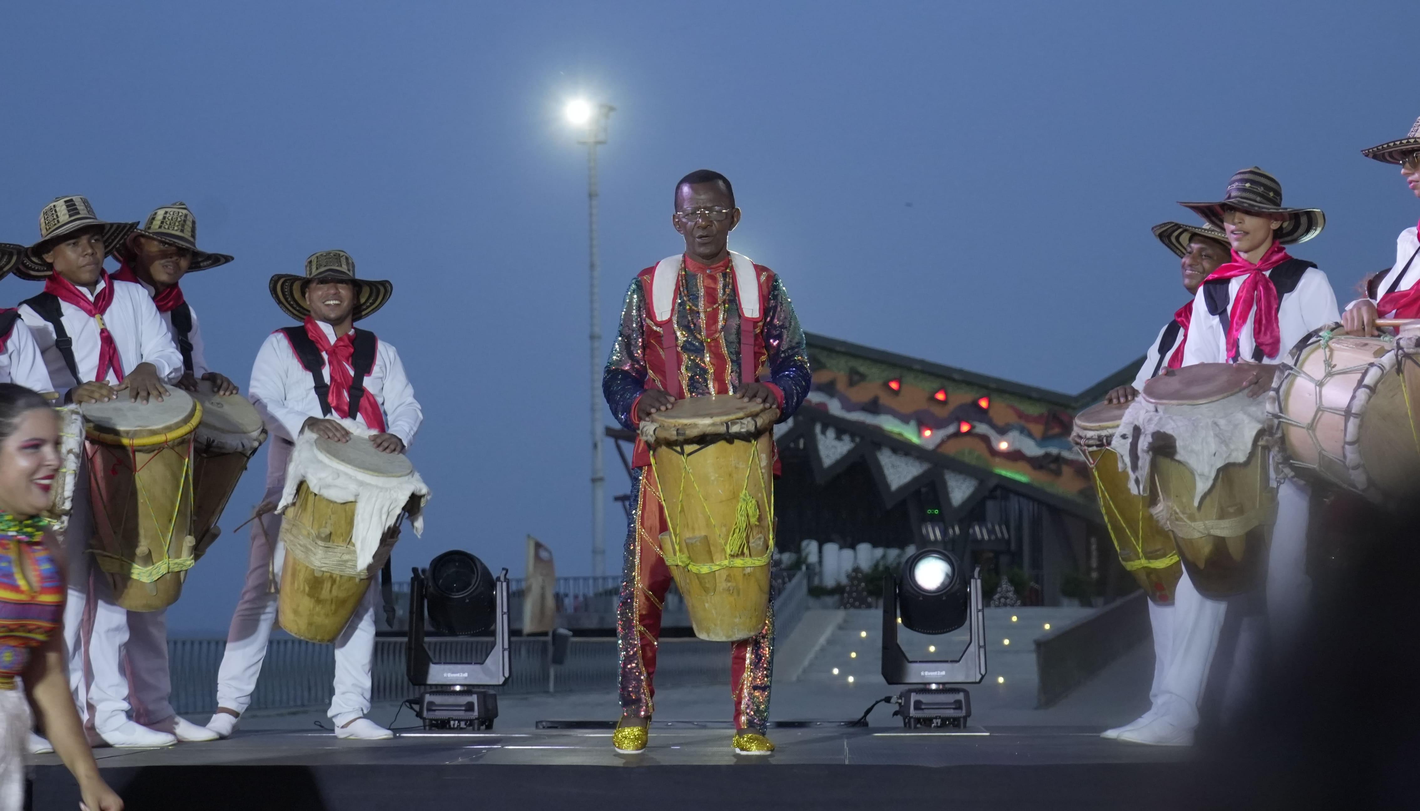 Abraham Roosevelt Cáceres Julio, fue presentado como Rey Momo del Carnaval de Barranquilla 2027.