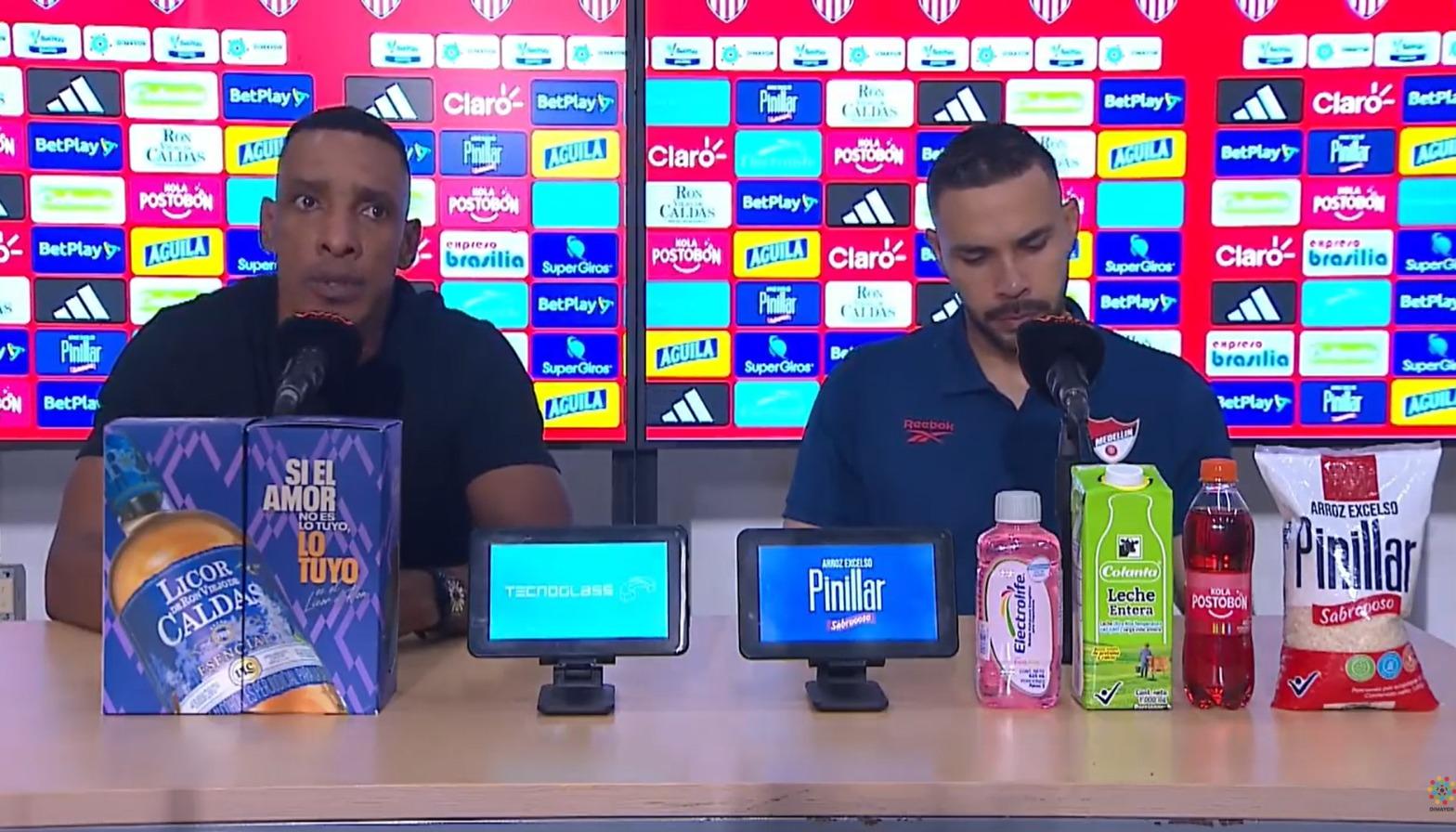 El técnico Luis Amaranto Perea y el portero Eder Chaux.