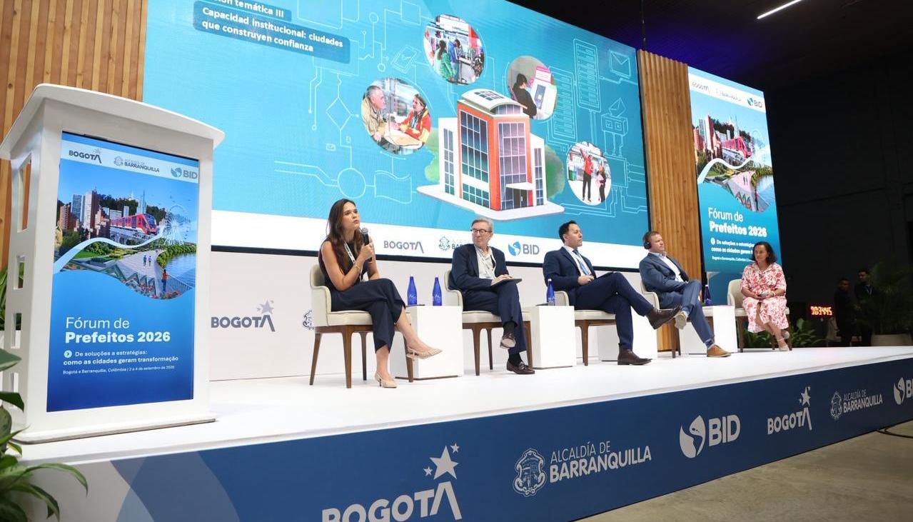 Panel 'Capacidad Institucional: ciudades que construyen confianza'.