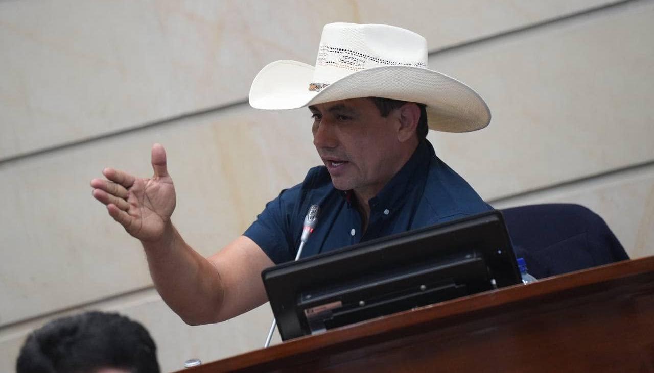 El senador Josué Alirio Barrera Rodríguez.