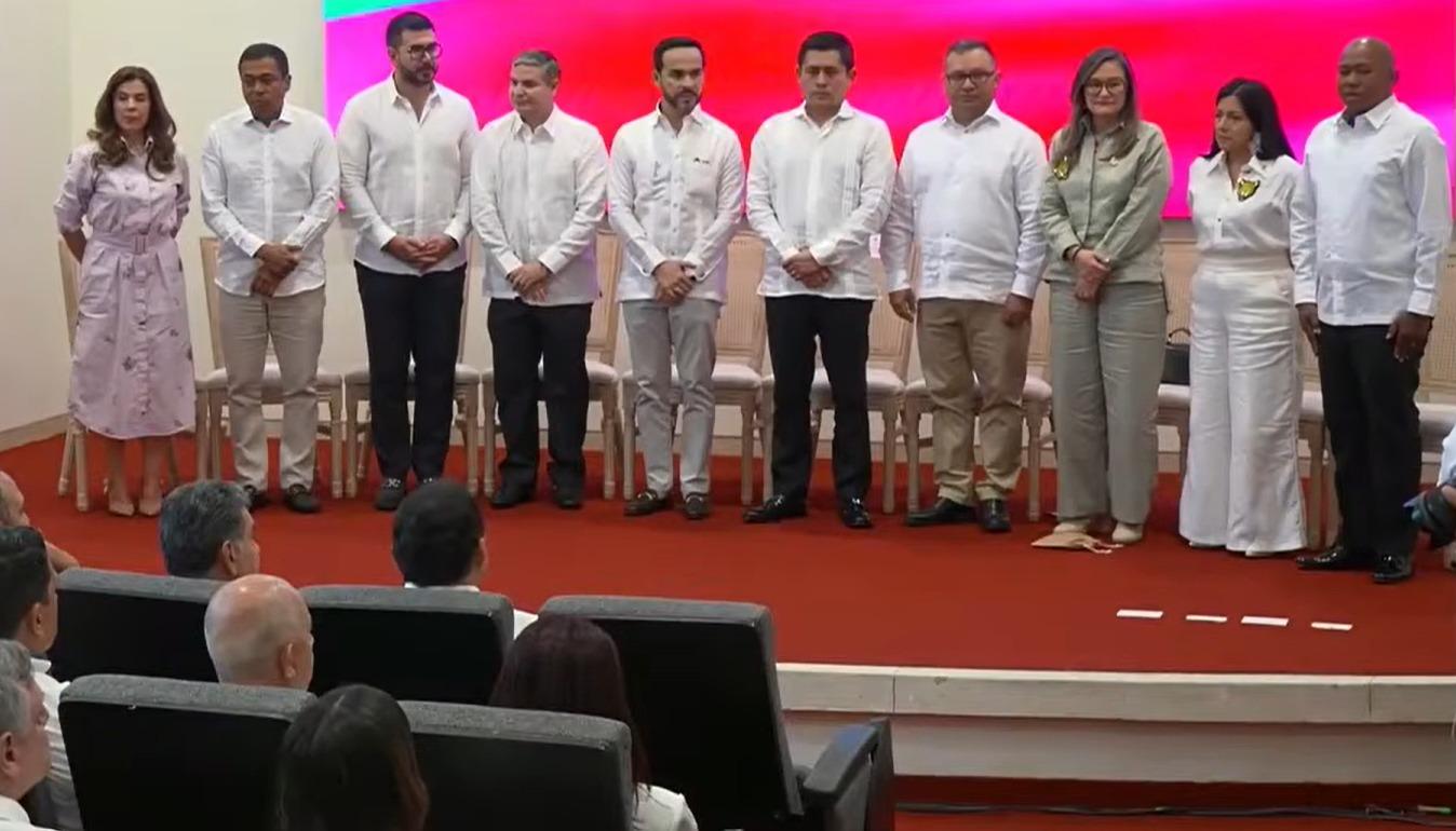 Posesión de los magistrados.
