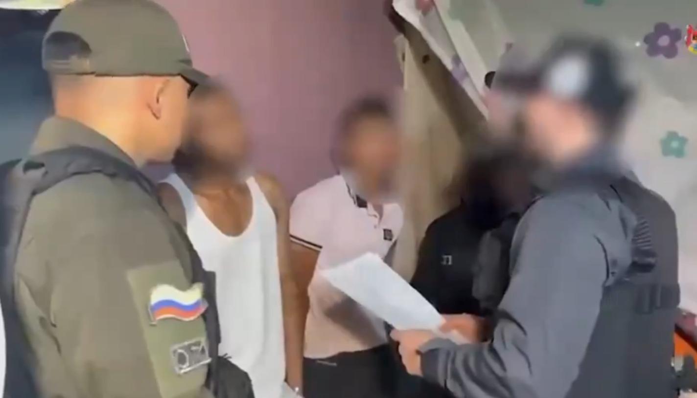 Dos de los capturados. 