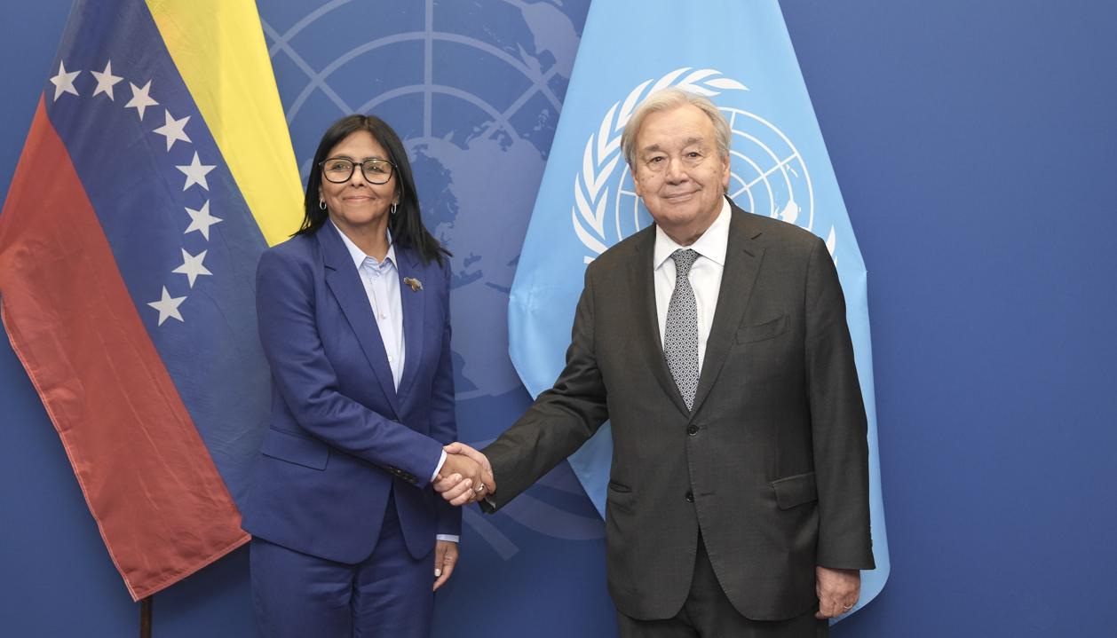 La presidenta encargada de Venezuela, Delcy Rodríguez, y el secretario general de la ONU, António Guterres.