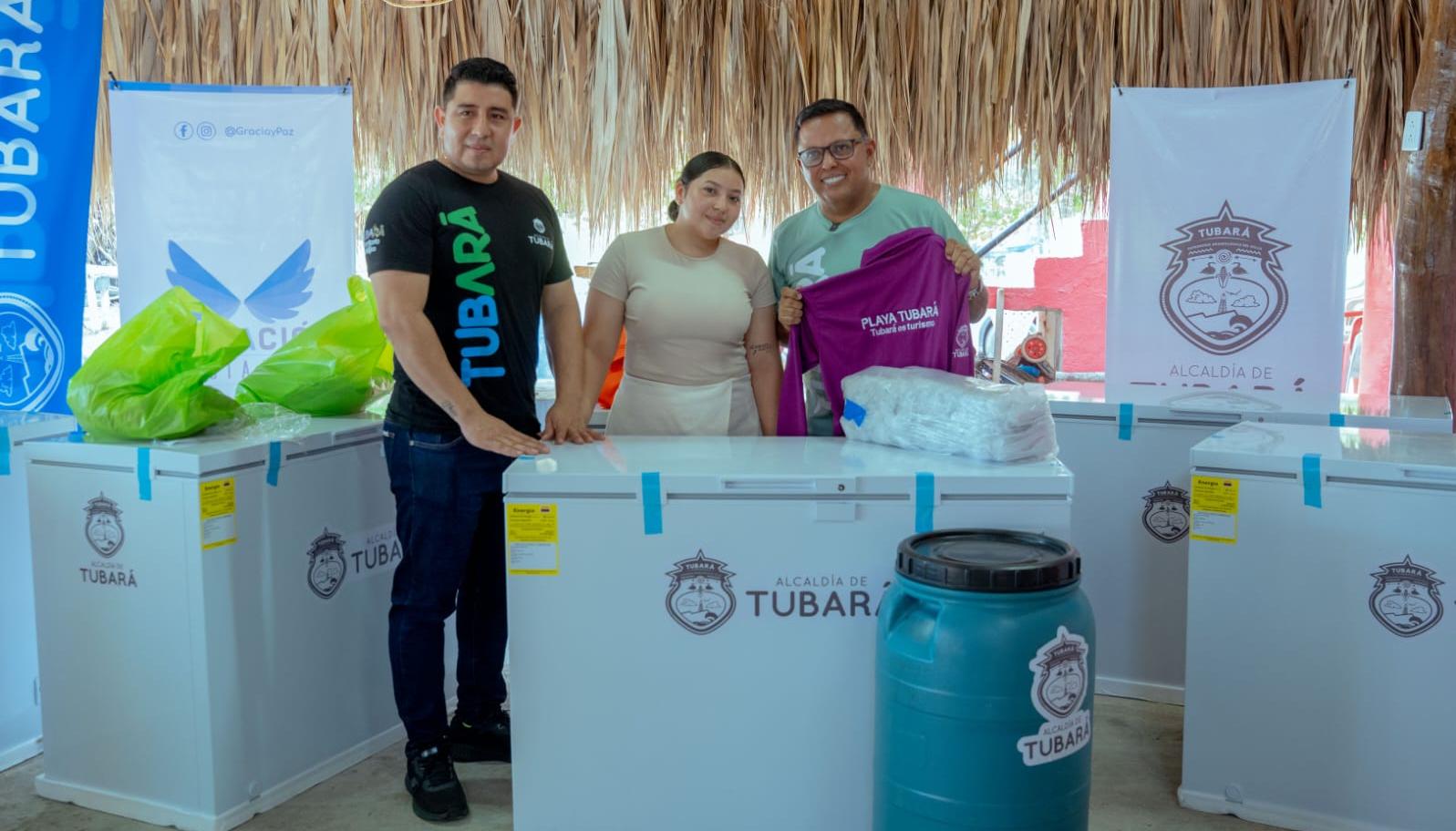 Entrega de dotación y otras herramientas a caseteros. 