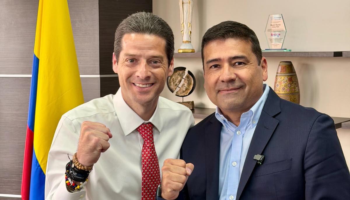 El ministro de Comercio, Mauricio Gómez Amín, y el presidente de Bavaria, Sergio Rincón.