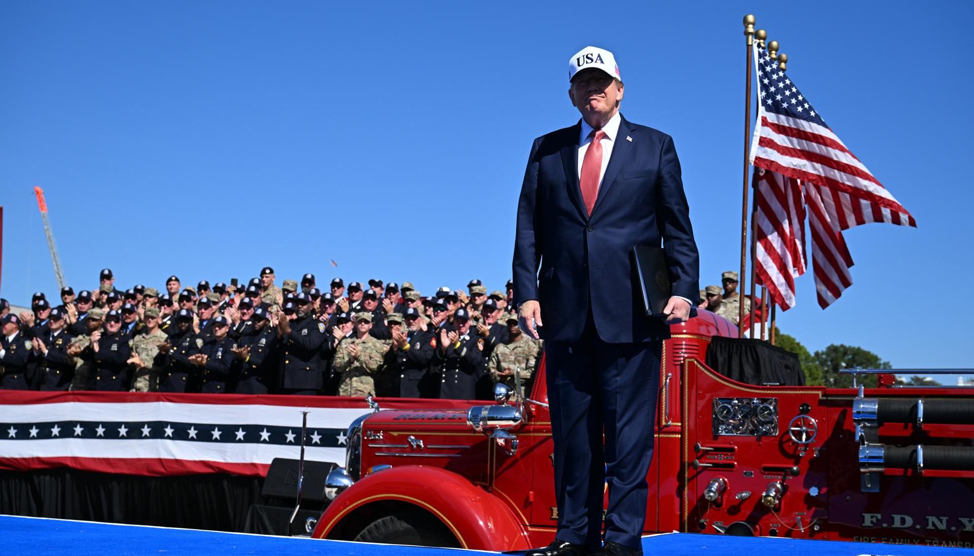 El presidente de Estados Unidos, Donald Trump en la Ellipse en Washington, DC.